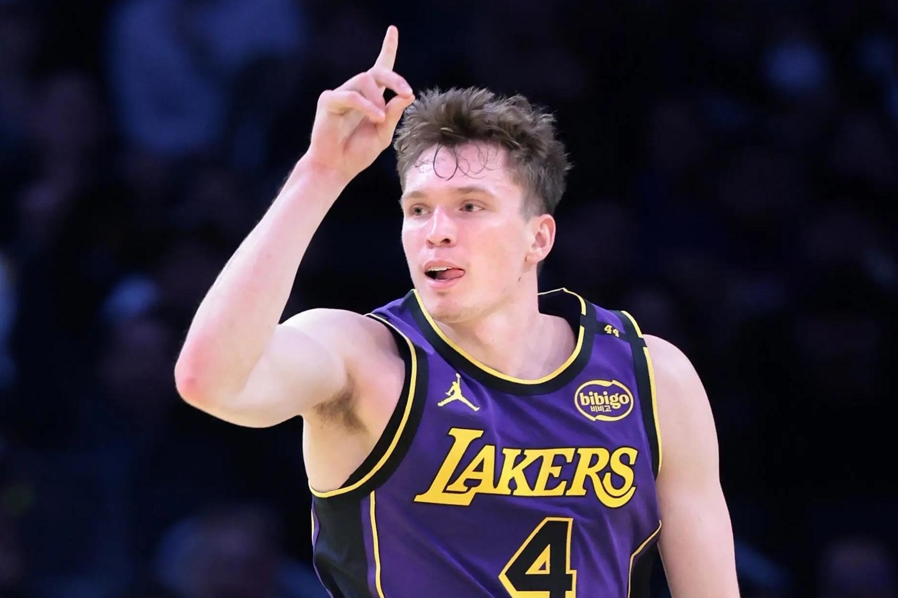 爱游戏娱乐-集结日西甲传出新动向，洛杉矶湖人回应争议，管理层表态——更衣室稳定，轮换策略成焦点